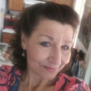 Meet your Posher, Lenora